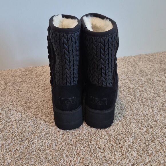 UGG CLASSIC SHORT VILLA KNIT BLACK PLATFORM BOOTS US 9 - Picture 3 of 7